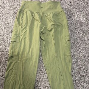 Athleta Size Small Green Salutation Cargo Joggers